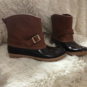 Avanti duck boots size 8